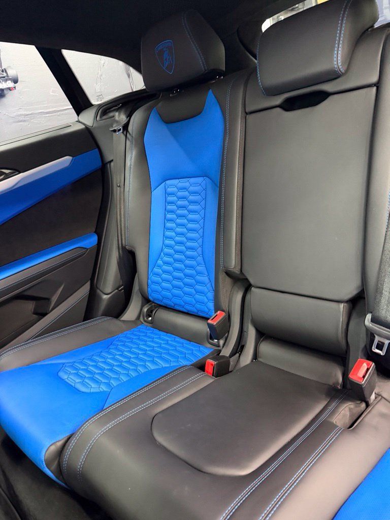 Used 2020 Lamborghini Urus AWD/4WD image 31