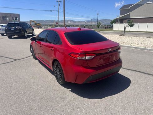 Used 2021 Toyota Corolla LE FWD image 14