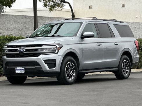 Used 2024 Ford Expedition Max XLT image 8