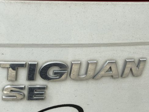 Used 2021 Volkswagen Tiguan SE R-Line FWD image 19