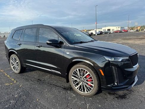 Used 2023 Cadillac XT6 Sport AWD/4WD image 3