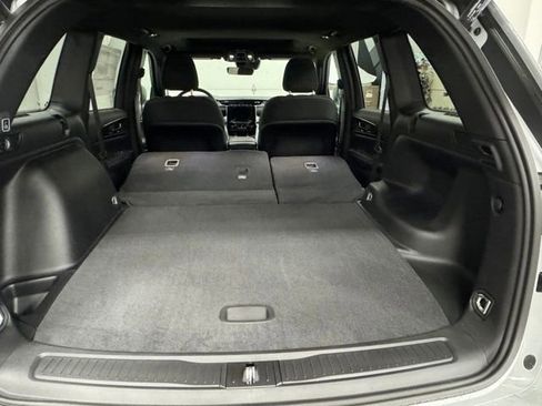 New 2025 Jeep Grand Cherokee Laredo X w/ Luxury Tech Group I image 16