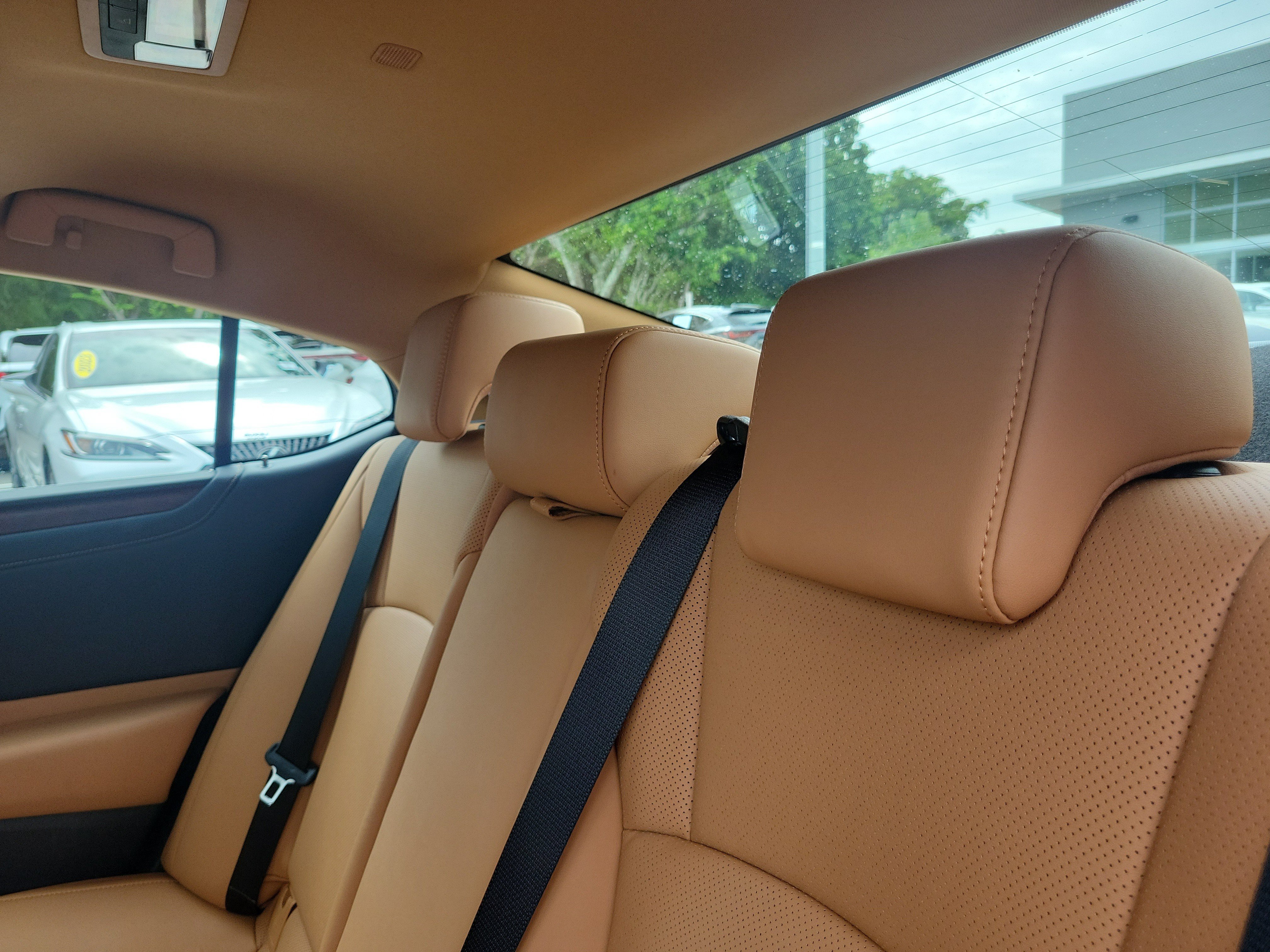 Used 2025 Lexus ES 350 w/ Premium Package FWD image 12