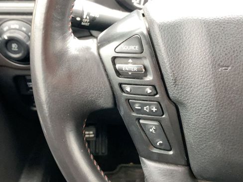 Used 2021 Nissan Titan PRO-4X w/ Pro-4x Convenience Package image 14