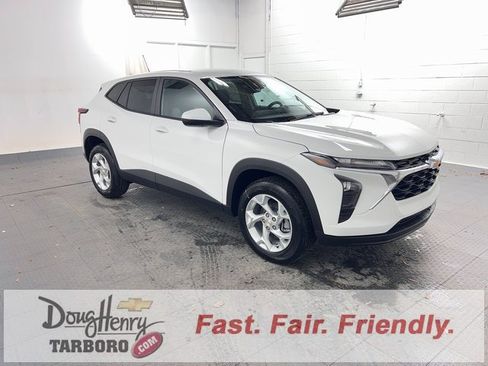 New 2026 Chevrolet Trax LS w/ LS Convenience Package image 3