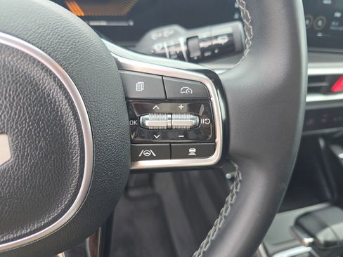 Used 2024 Kia Sorento S image 19