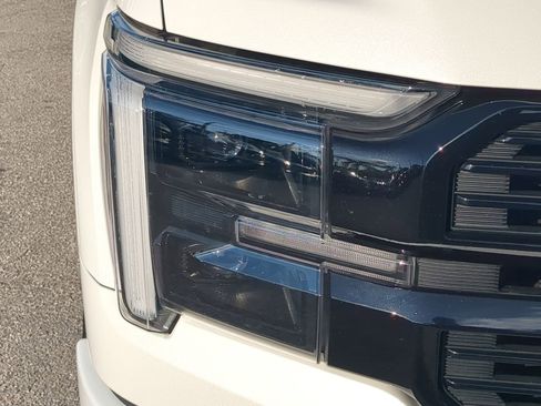 Used 2024 Ford F150 Platinum image 10