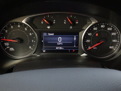 Used 2024 GMC Terrain SLE image 27