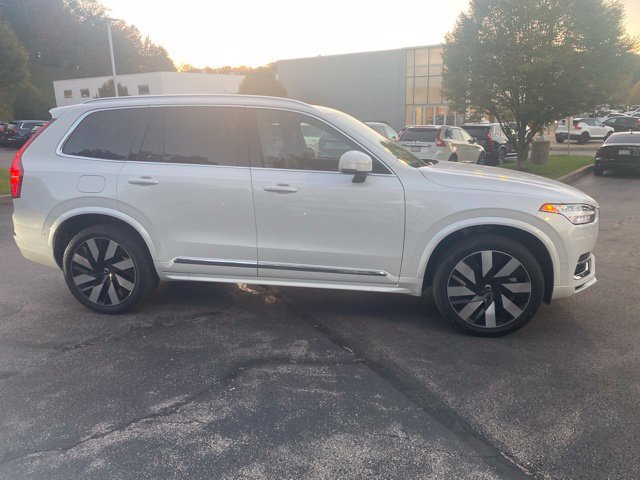 Used 2024 Volvo XC90 T8 Ultimate AWD/4WD image 4