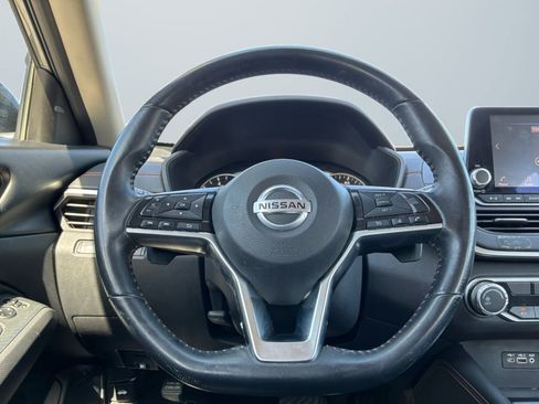 Used 2020 Nissan Altima 2.5 SR FWD image 12