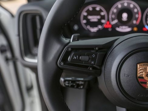 New 2025 Porsche Cayenne image 20