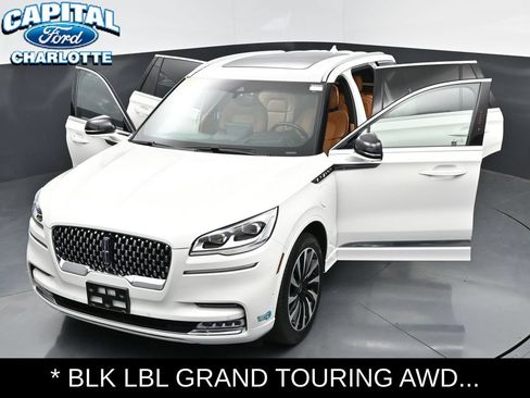 Used 2023 Lincoln Aviator Black Label Grand Touring AWD/4WD image 41