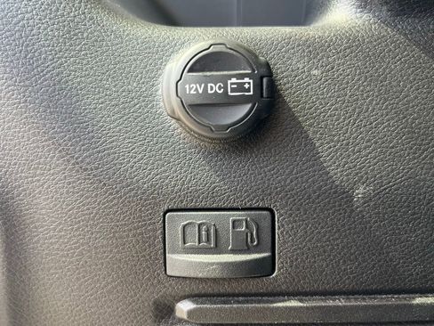 Used 2025 Jeep Wrangler Unlimited Sahara image 9