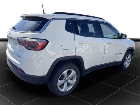 Used 2018 Jeep Compass Latitude w/ Cold Weather Group AWD/4WD image 5