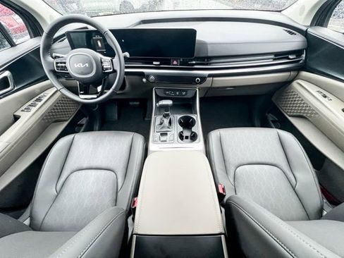 New 2026 Kia Carnival FWD image 13