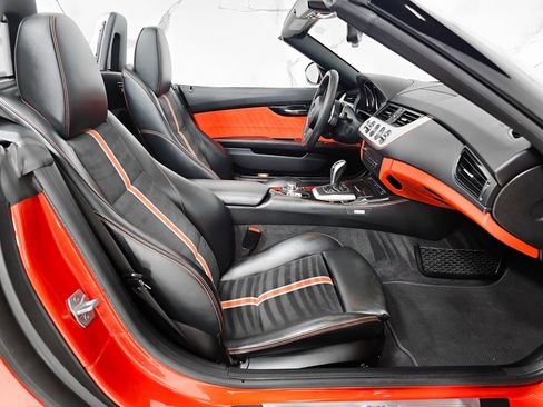 Used 2014 BMW Z4 sDrive35i image 3