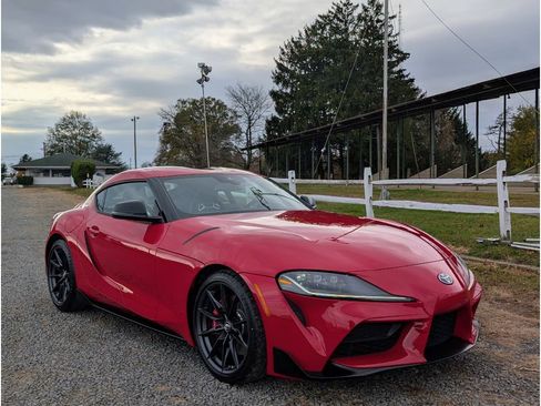 Used 2024 Toyota Supra image 3
