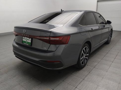 Used 2025 Volkswagen Jetta SE FWD image 9