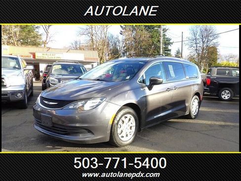 Used 2020 Chrysler Voyager Lxi image 1