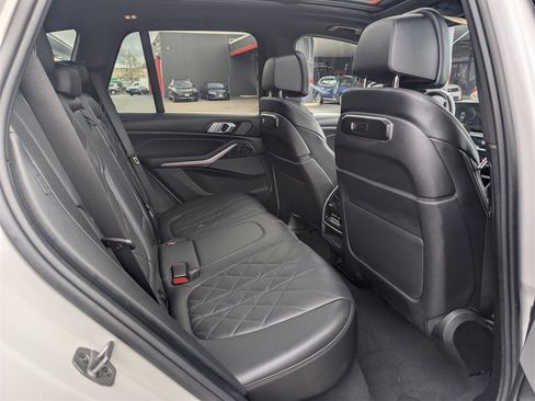 Used 2024 BMW X5 xDrive40i image 11