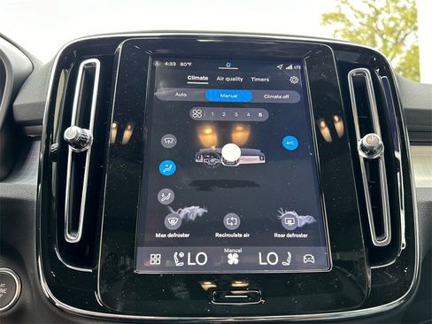 New 2026 Volvo XC40 B5 Ultra w/ Climate Package image 16