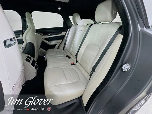Used 2024 Jaguar F-PACE R-Dynamic S image 14