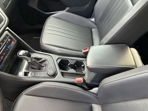 Used 2022 Volkswagen Tiguan SE R-Line AWD/4WD image 18