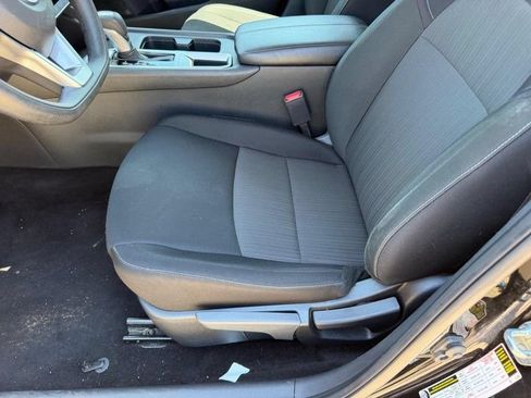 Used 2025 Nissan Sentra SV FWD image 17