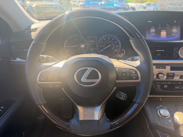 Used 2016 Lexus ES 350 w/ Premium Package w/Wood Trim FWD image 8