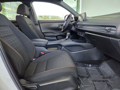 Used 2025 Honda HR-V Sport image 19