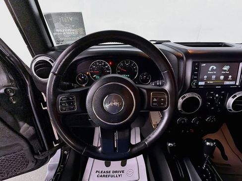 Used 2016 Jeep Wrangler Unlimited Sahara w/ Connectivity Group AWD/4WD image 10