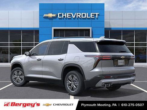 New 2025 Chevrolet Traverse LT w/ Driver Confidence Package image 3