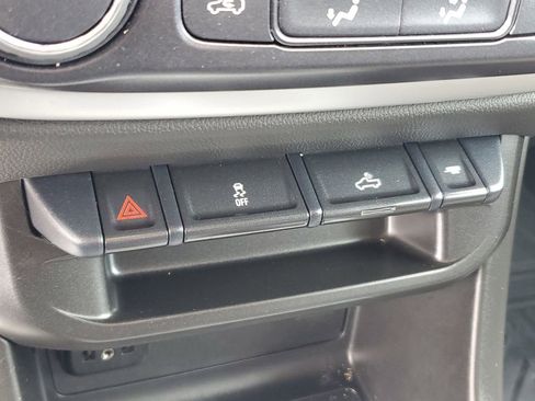 Used 2022 Chevrolet Colorado LT AWD/4WD image 24