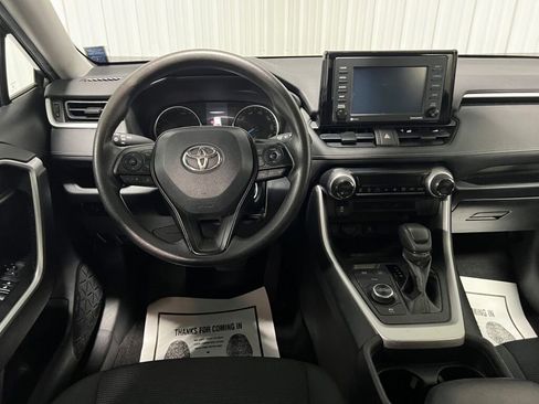 Used 2020 Toyota RAV4 LE image 4