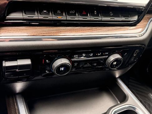 Used 2024 Chevrolet Silverado 1500 LT Trail Boss w/ Convenience Package II image 24