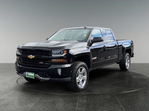 Used 2018 Chevrolet Silverado 1500 LT w/ True North Edition AWD/4WD image 3