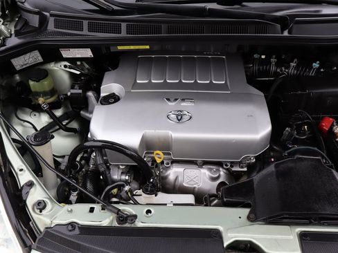 Used 2009 Toyota Sienna XLE FWD image 38
