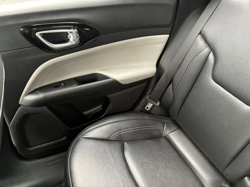 Used 2025 Jeep Compass Limited image 41