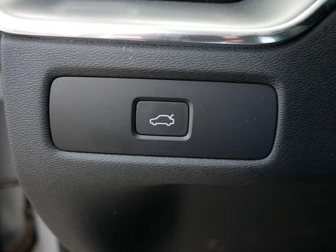 Used 2023 Volvo XC60 B5 Core w/ Climate Package AWD/4WD image 24