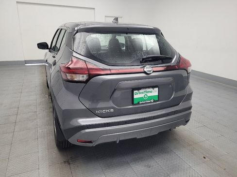 Used 2021 Nissan Kicks S FWD image 6