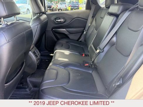 Certified 2019 Jeep Cherokee Limited AWD/4WD image 11