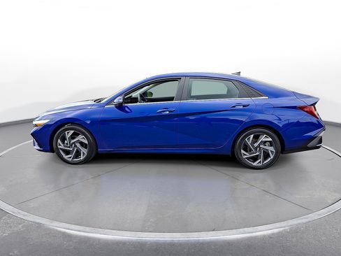 Used 2024 Hyundai Elantra Limited FWD image 5