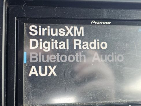 Used 2011 Ford F150 Raptor image 10