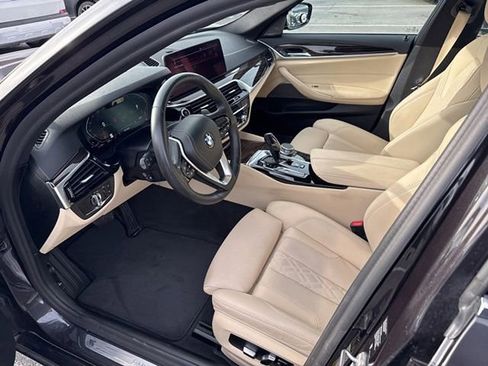 Used 2021 BMW 530i xDrive 530i xDrive w/ Premium Package image 15
