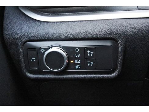 Used 2022 Ford Explorer XLT image 20