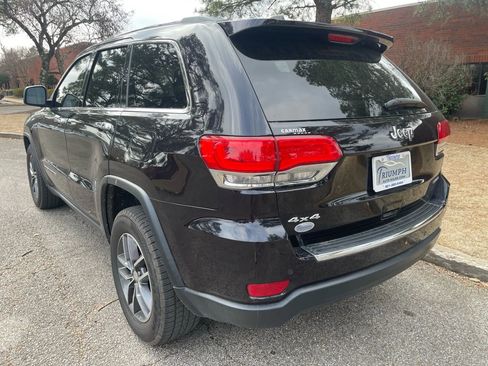 Used 2018 Jeep Grand Cherokee Limited image 3
