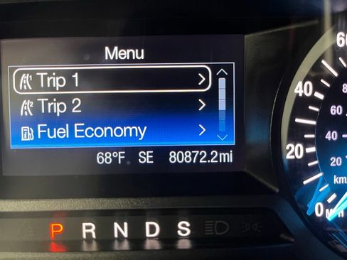 Used 2015 Ford Fusion SE w/ Equipment Group 201A FWD image 9