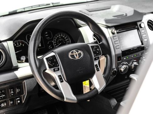 Used 2018 Toyota Tundra SR5 w/ SR5 Upgrade Package AWD/4WD image 12