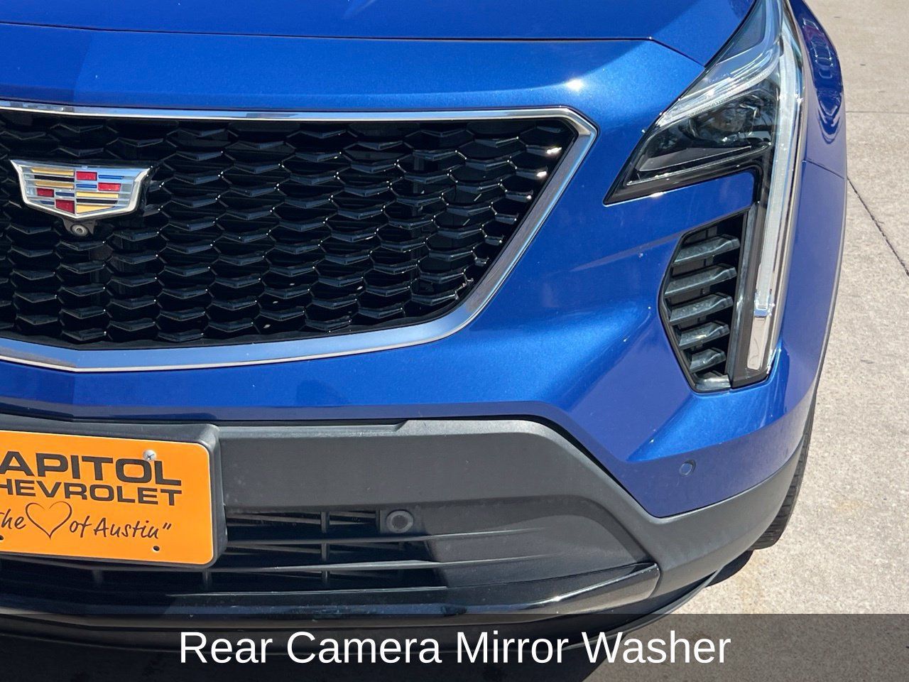 Used 2022 Cadillac XT4 Sport w/ Enhanced Visibility Package FWD image 9