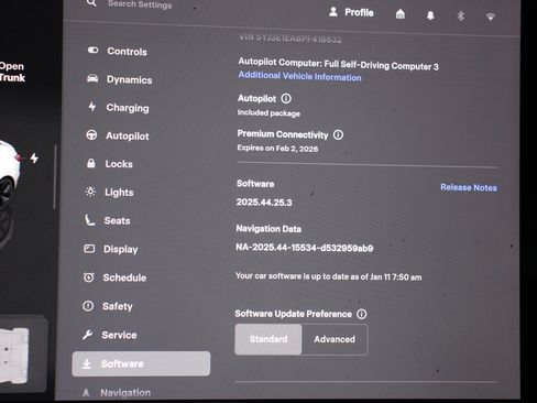 Used 2023 Tesla Model 3 Standard Range image 9
